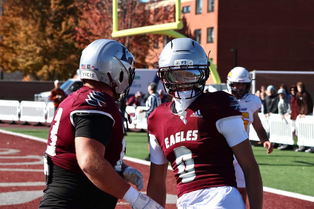 UWL football holds at No. 20 after 44-10 win over Stevens Point