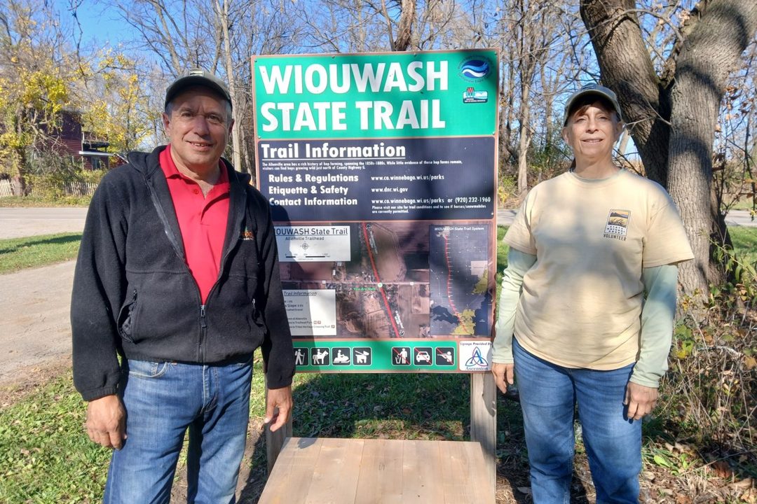Winnebago County couple earns DNR volunteer award for prairie work near Oshkosh