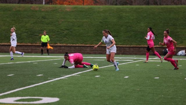 Winona State soccer player Kyleigh Jannisch